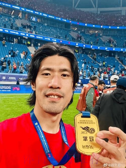 东体:吕文君回绝了其他俱乐部的报价,他未曾想过离开海港 东体:吕文君回绝了其他俱乐部的报价,他未曾想过离开海港